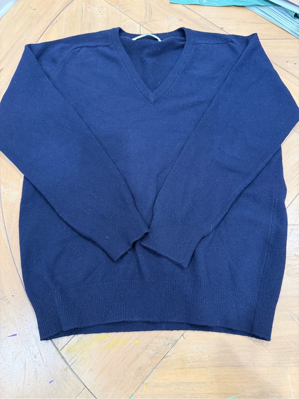 Vintage Cashmere by Pringle V-Neck Sweater Navy Made in Scotland 97/38